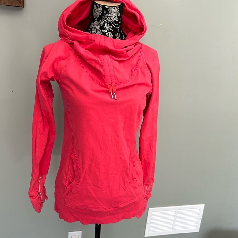 Lululemon size 6 coral longsleeve
